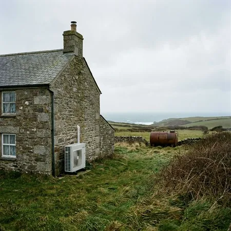 Off-Grid Heating in Cornwall: Oil vs. Heat Pump — 10-Year Total Cost Analysis